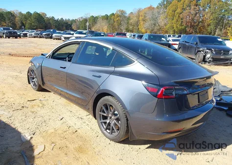 2022 Tesla Model 3 Long Range Dual Motor All-Wheel Drive z USA, uszkodzony, nr VIN 5YJ3E1EB0NF174464